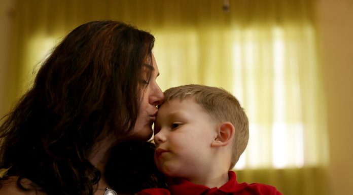 Ketverių metų berniukas tapo savo brolių dvynių donoru – buvo atlikta kaulų čiulpų persodinimo operacija