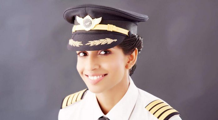 Anny Divya – jauniausia „Boeing 777“ įgulos vadė pasaulyje