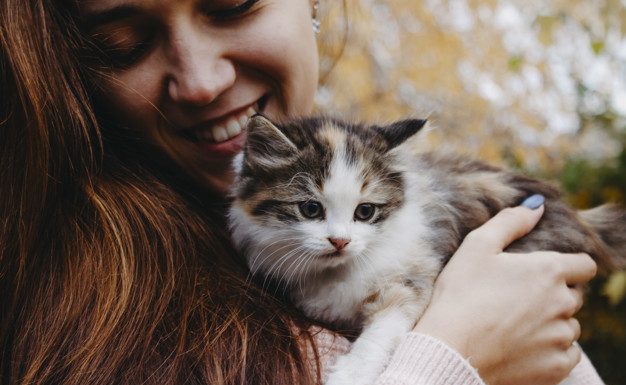 Tyrimas: netekėjusios moterys gyvena ilgiau ir laimingiau, o vyrai – priešingai