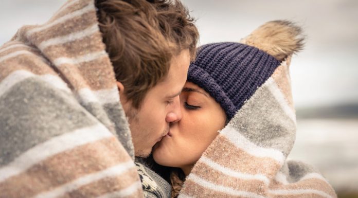 13 mokslinių faktų apie bučinius, kurių jūs, tikėtina, ir nežinojote