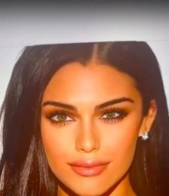 Tinklaraštininkė sujungė Kardashian seserų išvaizdą ir gavosi tobula mergina