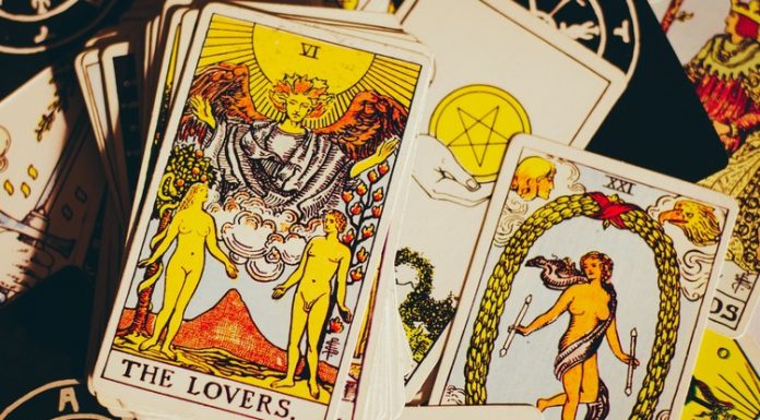 Taro kortų prognozės pagal Zodiako ženklus liepos 26 – rugpjūčio 1 dienomis