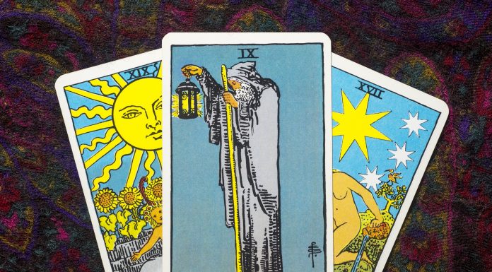 Taro kortų prognozės pagal Zodiako ženklus rugpjūčio 16 – 22 dienomis