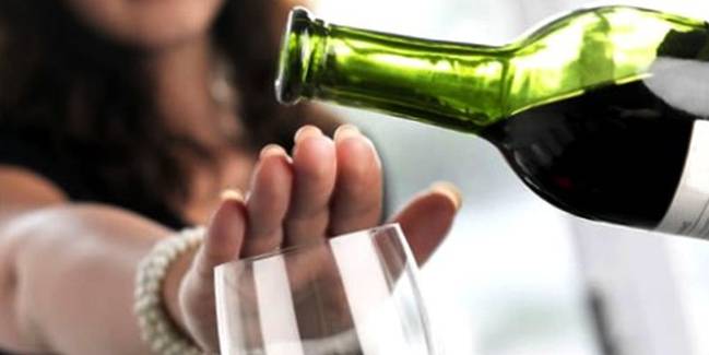 Keturi alkoholio mitai, kurie gali kainuoti jums gyvybę