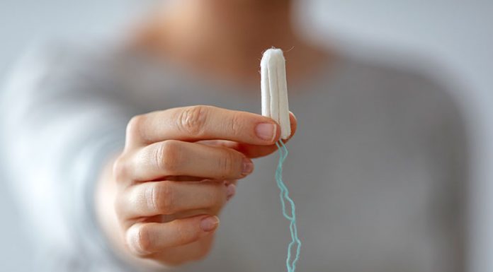 Kaip teisingai įdėti tamponą (vaizdo įrašas)