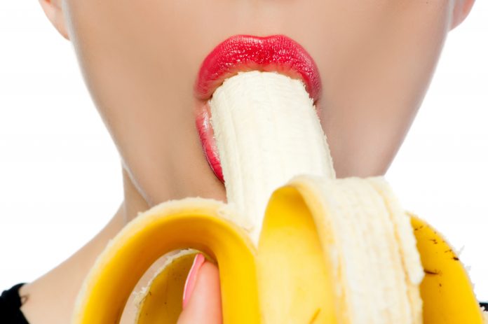 mergina valgo bananą
