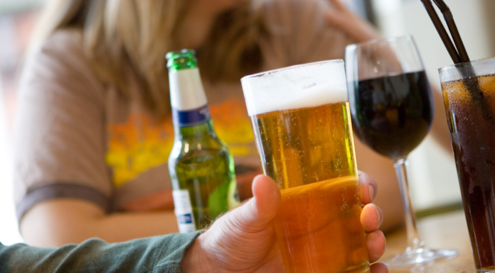 Kaip degraduoja alkoholiko smegenys (vaizdo įrašas)
