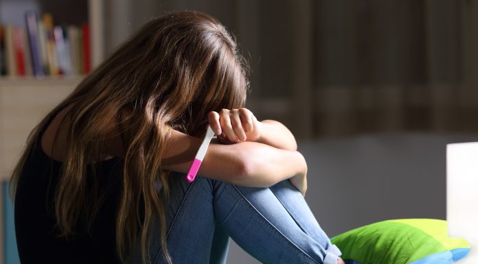 Kaip užkirsti kelią paauglių nėštumui (vaizdo įrašas)