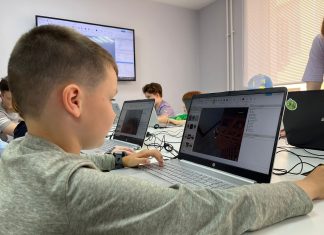 Kaip sukurti ir išleisti kompiuterinį žaidimą, jei esate jaunesnis nei 18 metų
