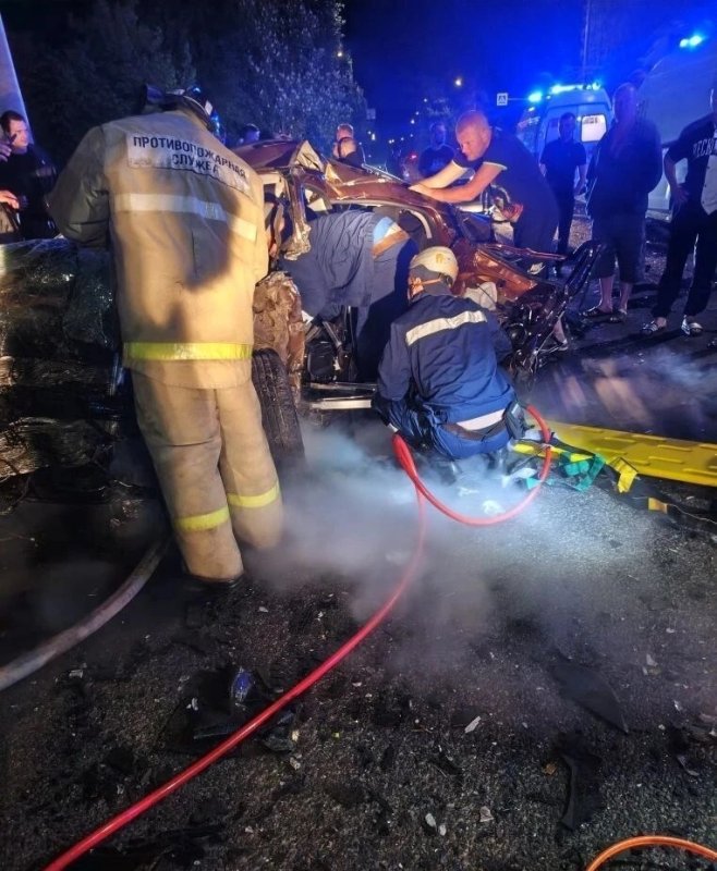 dvi merginos žuvo3