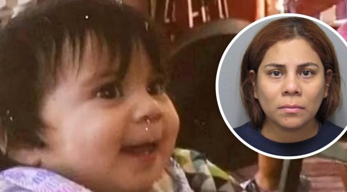 Motina nuteista kalėti iki gyvos galvos už tai, kad išvyko atostogauti, palikusi vieną namuose savo 16 mėnesių dukrą dešimčiai dienų, kuri mirė